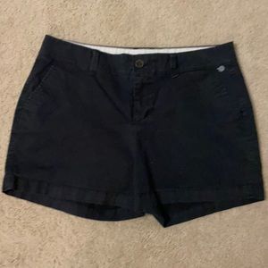 Women’s Size 6 Old Navy Brand Navy Blue Shorts. 97% Cotton, 3% Spandex.